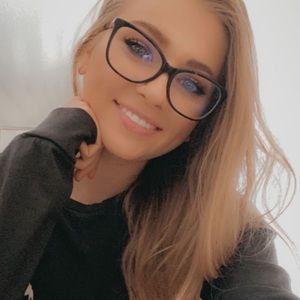 Meet your Posher, Angelina